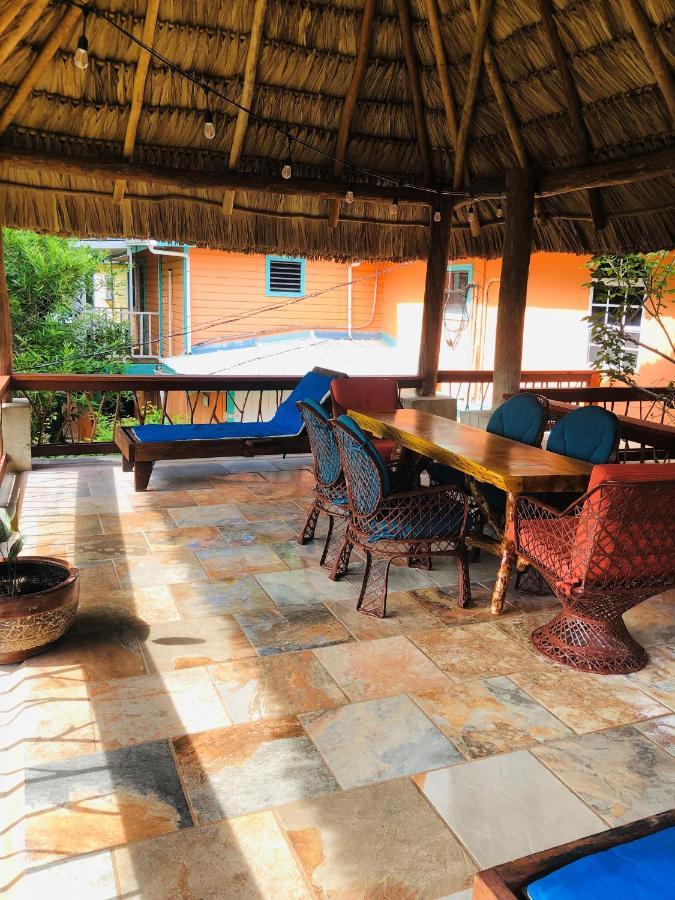 Coral Cove Inn Майя-Бич Экстерьер фото